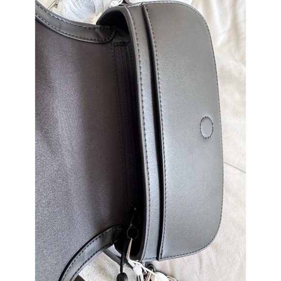 New LULULEMON CACTUS Black Leather Mini Crossbody Bag & Air Pods Holder NWT - Picture 11 of 14